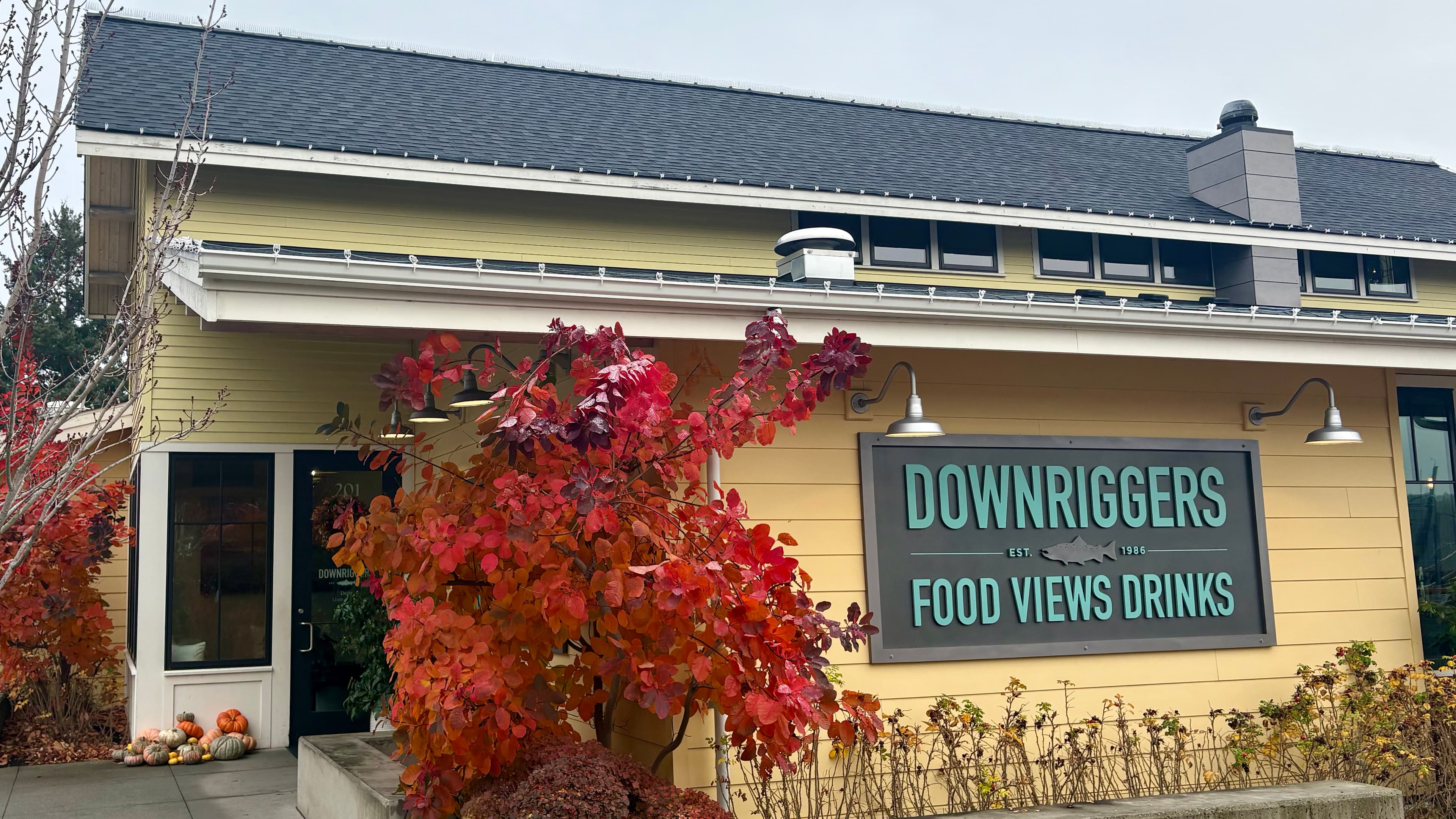 Downriggers - American, Bar, Seafood restaurant in Friday Harbor, San Juan Island