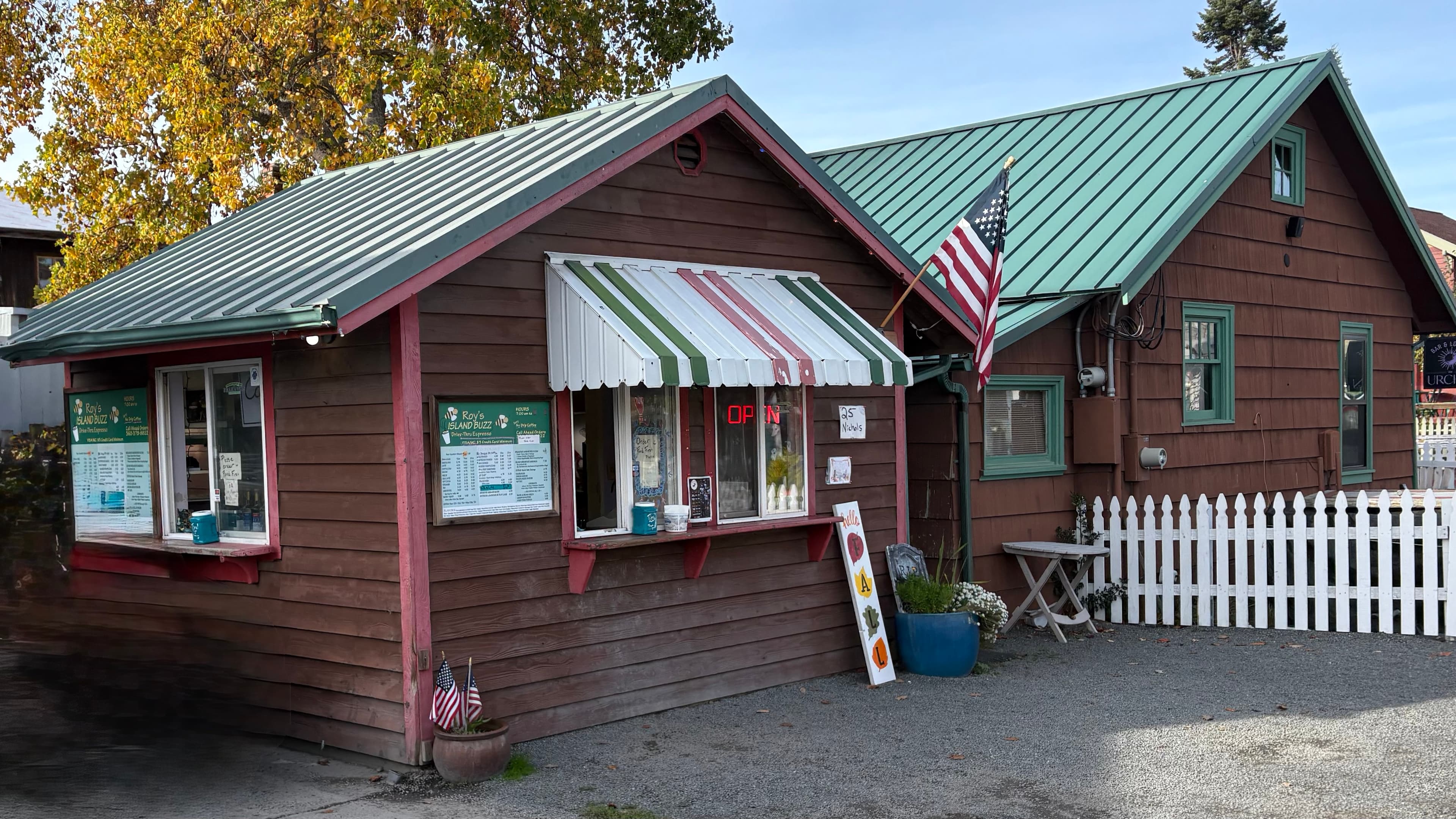 Roy's Island Buzz - Coffee restaurant in Friday Harbor, San Juan Island