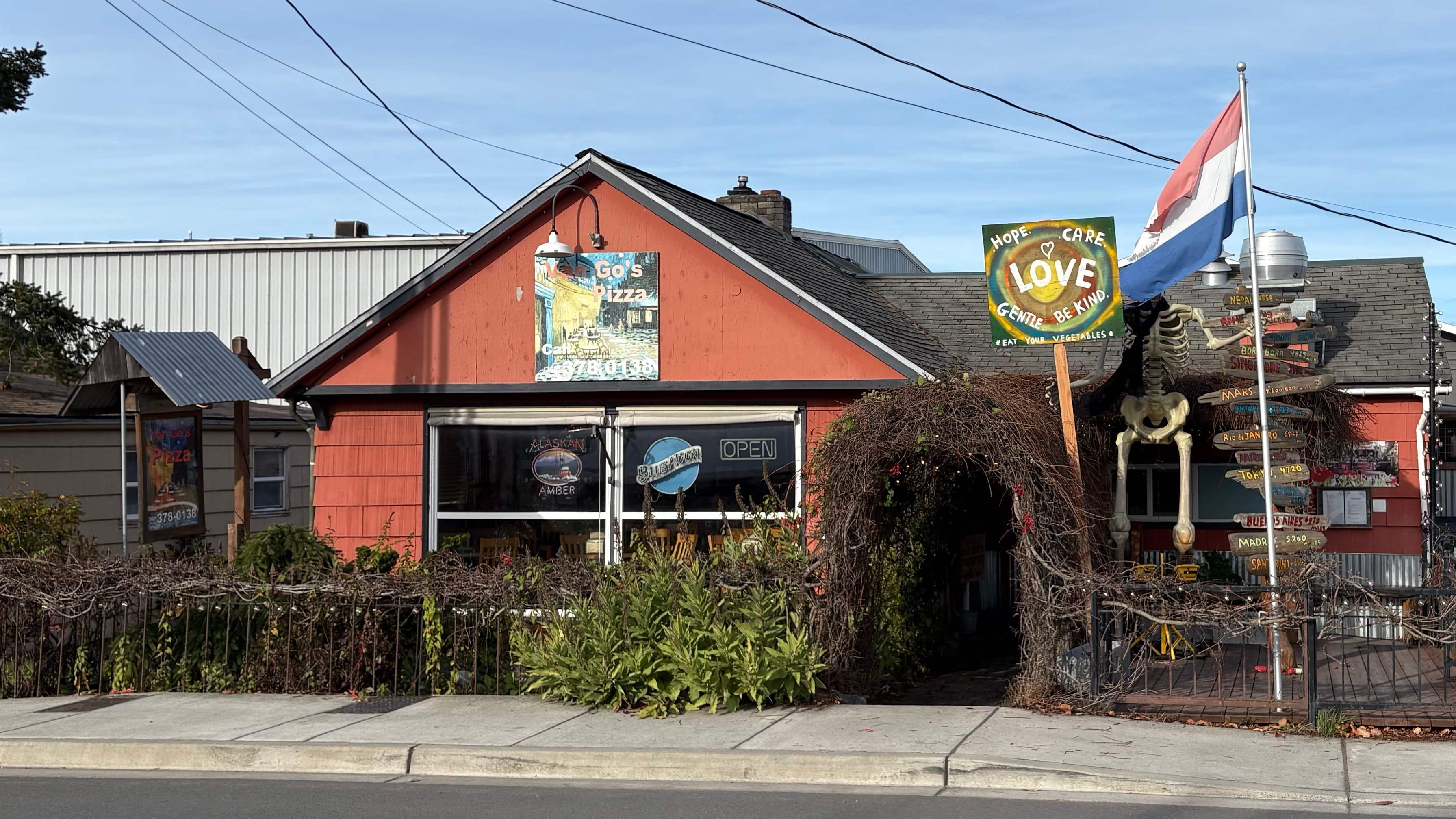 Van Go's Pizza - Pizza restaurant in Friday Harbor, San Juan Island