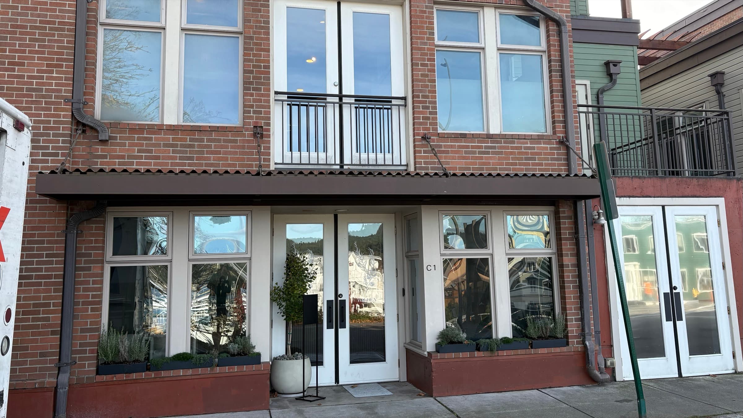 Walden SJI - Desserts, Wine Bar, Seafood restaurant in Friday Harbor, San Juan Island